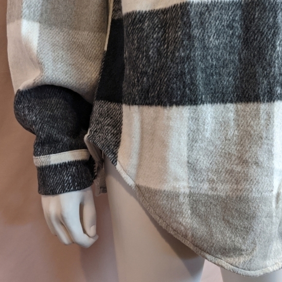 Tracie's Plaid Shacket with Pockets in White and Gray size Large - Picture 2 of 6